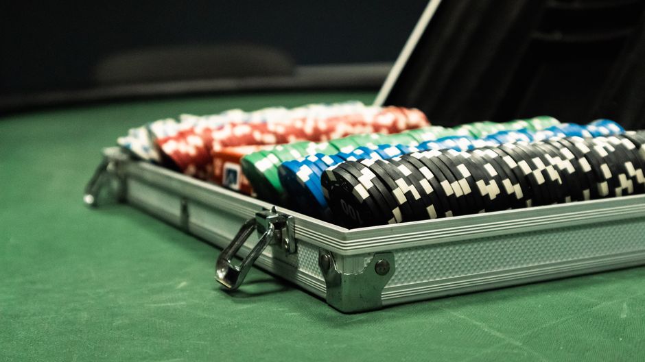 Sports Betting Sample Size: How Many Bets Are Enough?