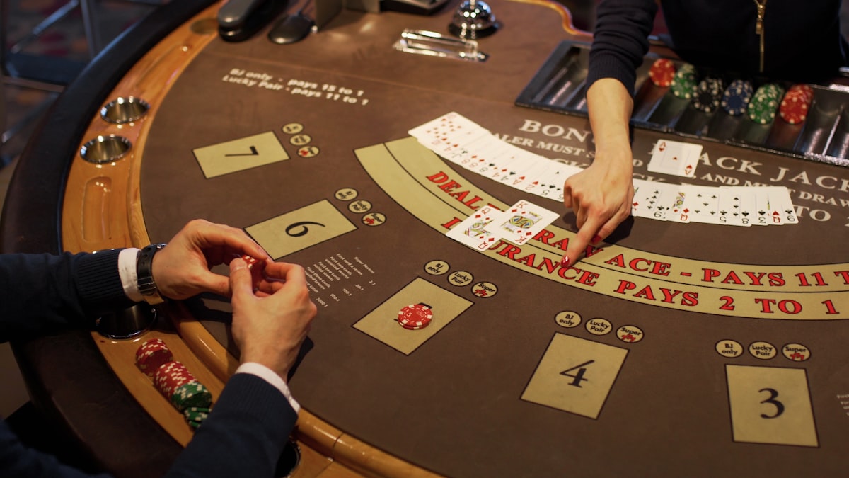 Gambling Laws in Sierra Leone: Licensing, Online Betting and Player Rules