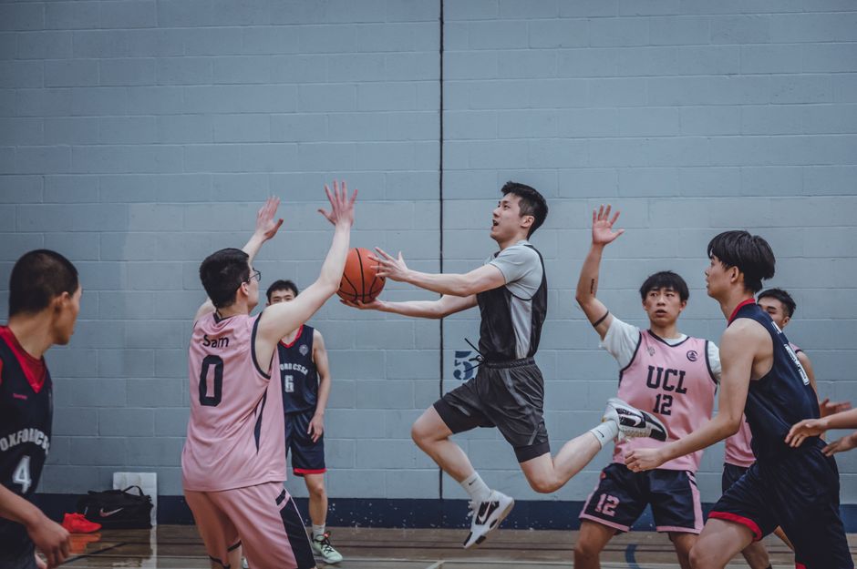 Basketball Offensive Strategies: Spacing, Motion and Play Selection